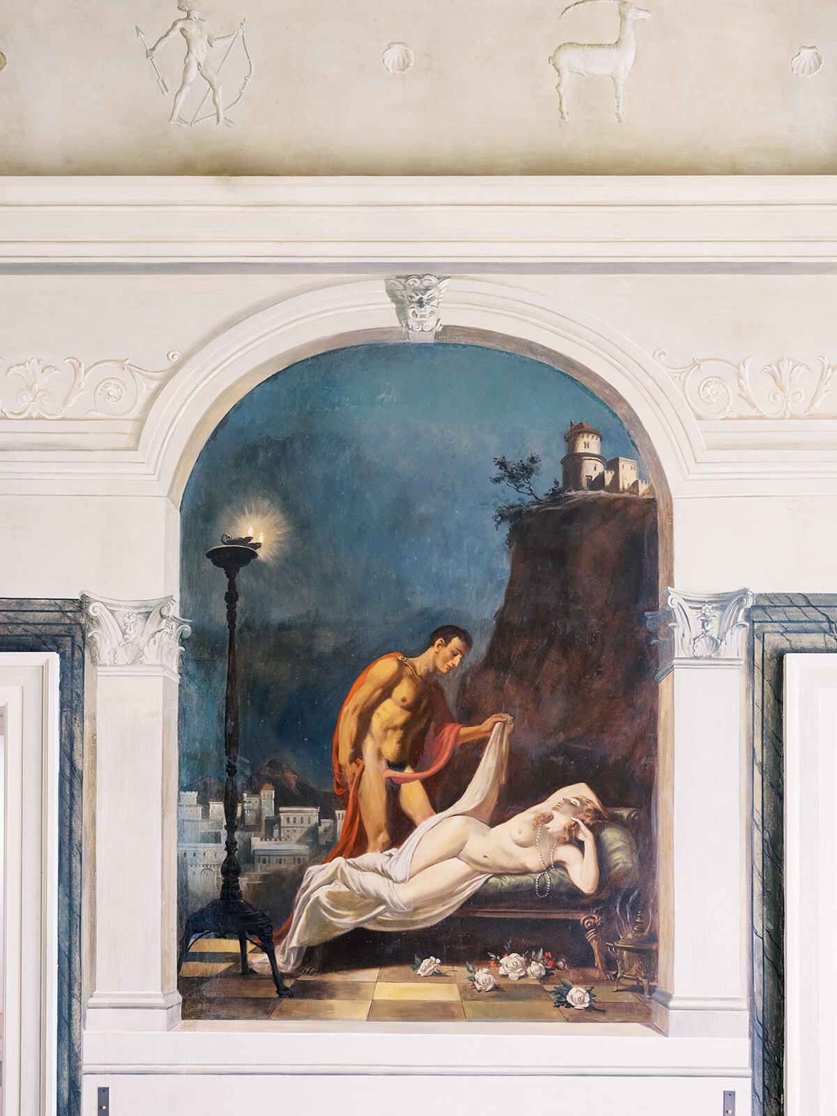 Affresco in una nicchia ad arco di Villa Astor, Sorrento