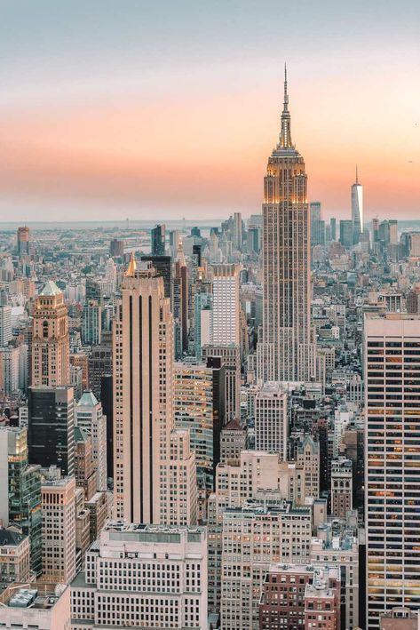 El Empire State Building y Manhattan al atardecer