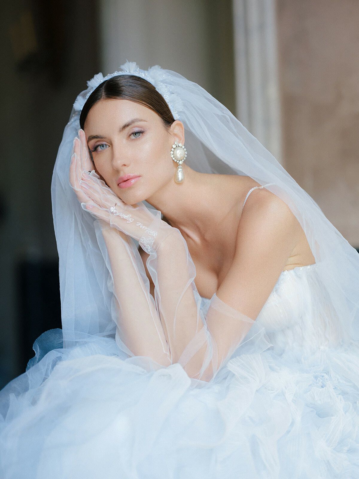Novia con velo azul y vestido de tul, Villa Pizzo