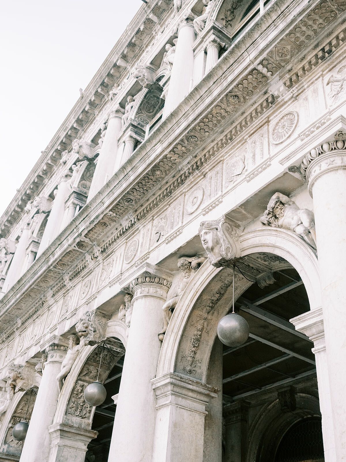 I portici delle Procuratie in Piazza San Marco, Venezia